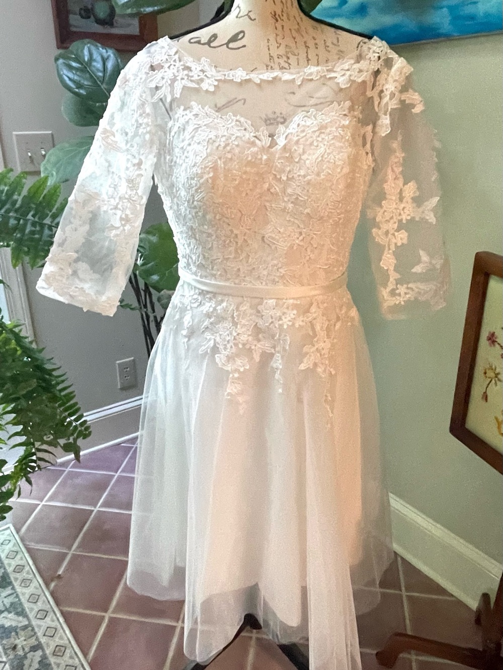 Vintage Inspired White Lace Bridal Dress Pearl Back Size 10